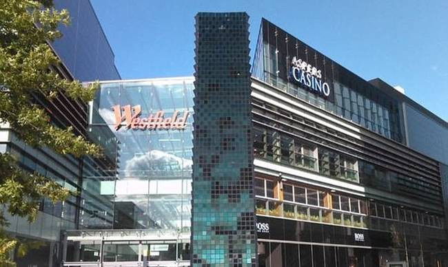 Επίθεση με μαχαίρι σε εμπορικό κέντρο του Λονδίνου